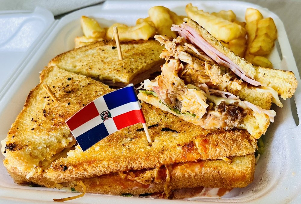 Food from Sabor Kriollo