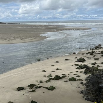 Beach Street Kitchen - Beach is a few walks away - Cafes Near Me - Yachats, Oregon Beach Street Kitchen - Beach is a few walks away - Cafes Near Me - Yachats, Oregon