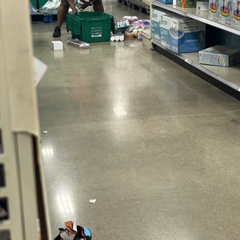 HEB Plus - Person - Grocery Near Me - Burleson, Texas