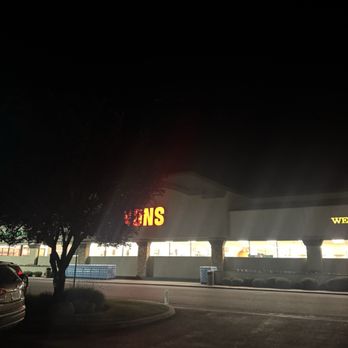 Vons - outdoors - Grocery Near Me - Oakhurst, California