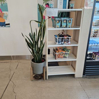Everytable - Inside of the placd - Salad Near Me - Van Nuys, California