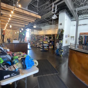 Ubergrippen Indoor Climbing Crag - Rock climbing gym - Rock Climbing Near Me - Denver, Colorado