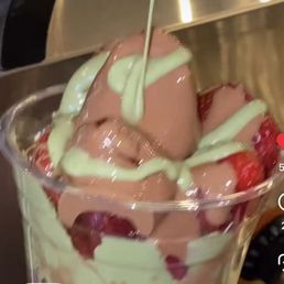 Dubai chocolate strawberries Dubai chocolate strawberries