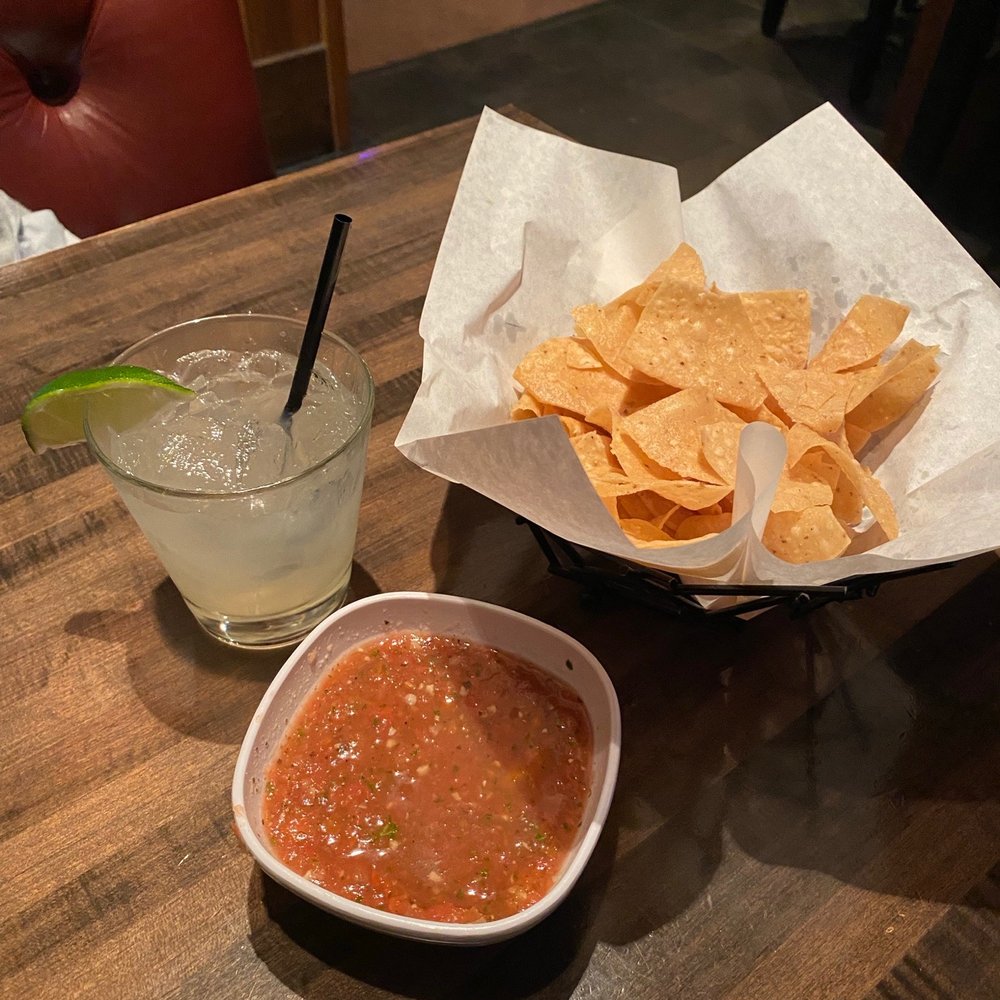 Luna Modern Mexican Kitchen - Chips and salsa, happy hour margarita - Mexican Near Me - Corona, California Luna Modern Mexican Kitchen - Chips and salsa, happy hour margarita - Mexican Near Me - Corona, California