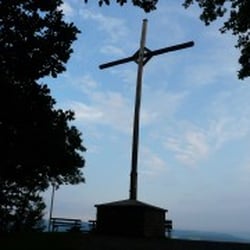 Weinschänke am Calmont-Gipfelkreuz