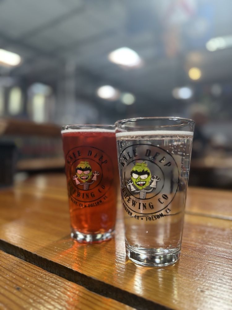 Knee Deep Brewing Company Tap Room Logo
