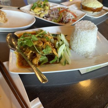 Banana Leaf - Curry Chicken with Rice - Malaysian Near Me - Houston, Texas Banana Leaf - Curry Chicken with Rice - Malaysian Near Me - Houston, Texas