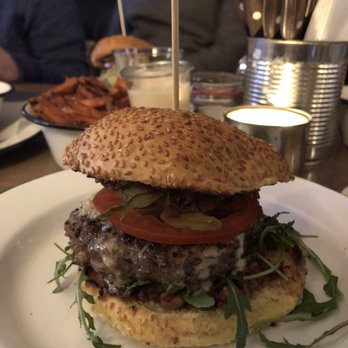 Brooklyn Burger Bar - Def Jam burger - Cocktail Bars Near Me - Hamburg, HH Brooklyn Burger Bar - Def Jam burger - Cocktail Bars Near Me - Hamburg, HH