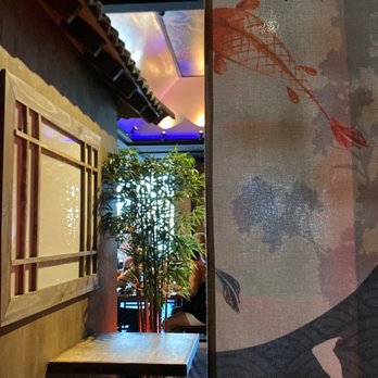 EAT'S SUSHI - Sushi Bars Near Me - Costa Mesa, California