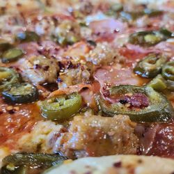 Lone Wolf Brewing - Ring of Fire Pizza (close up)