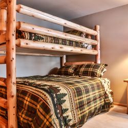Hiller Vacation Homes - Towering Pines