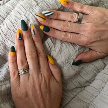 iDesign Nails And Spa - Nail Salons Near Me - Bristol, Connecticut