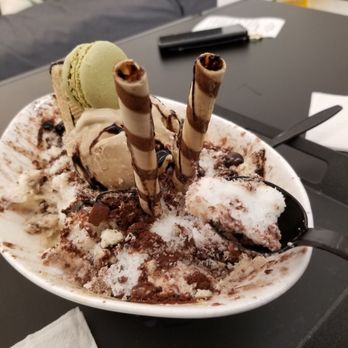 Cafe Moment - CHUNK OF ICE - Desserts Near Me - Chantilly, Virginia