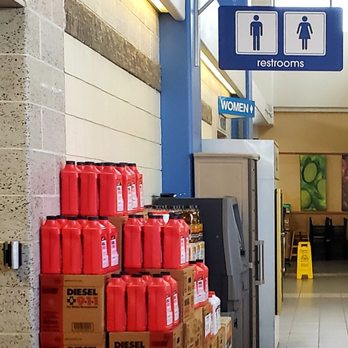 ONE9 - Hallway to Restrooms - Gas Stations Near Me - Elm Creek, Nebraska