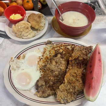 Tina's Diner - Every Time I'm near Maricopa. - Comfort Food Near Me - Maricopa, California