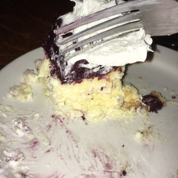 The Irishmen - Awesome cheesecake made fresh .. decent Guinness gravy..good shepherds pie but  flavored with chili.  Good beers on tap and live music - Irish Pub Near Me - Everett, Washington