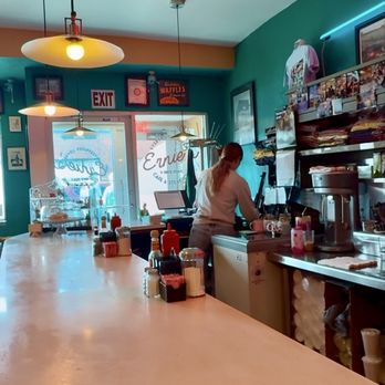 Ernie's Cafe & Steak House - American Near Me - Columbia, Missouri