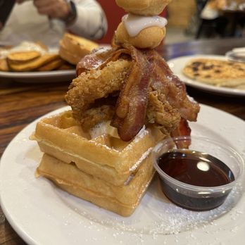 Maple Leaf Diner - *Chicken, Bacon & Waffles - American Near Me - Dallas, Texas
