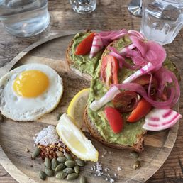 smashed avocado tartine