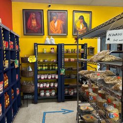 El Comal - Restaurant with a side of groceries