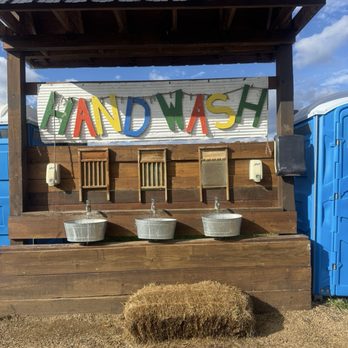 Wayside Farm Fun - Farms Near Me - Berryville, Virginia Wayside Farm Fun - Farms Near Me - Berryville, Virginia
