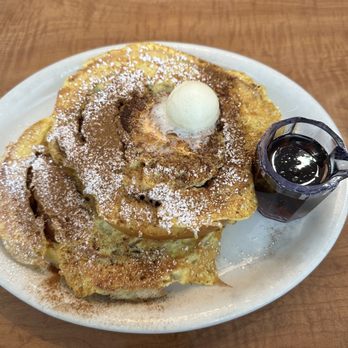 Richie's Real American Diner - Cinnamon roll French toast - Barbeque Near Me - Rancho Cucamonga, California Richie's Real American Diner - Cinnamon roll French toast - Barbeque Near Me - Rancho Cucamonga, California
