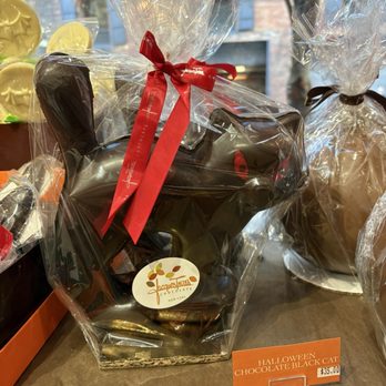 Jacques Torres Chocolate - Chocolatiers & Shops Near Me - Brooklyn, New York Jacques Torres Chocolate - Chocolatiers & Shops Near Me - Brooklyn, New York