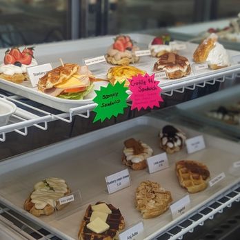 CAFE FLAT - Pastry display - Waffles Near Me - Duluth, Georgia
