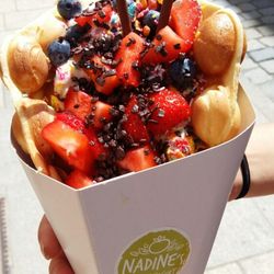 Nadine's Frozen Yogurt - Bubble Waffel :)