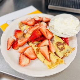 Fresh Strawberry Crepes Fresh Strawberry Crepes