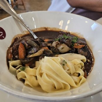 Bouillon MOULIN - Boeuf Bourguionon - French Near Me - Newport Beach, California