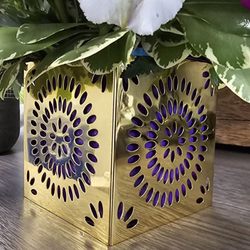 Sun City Florist & Gifts - Reusable vase.