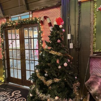 Birdie's Social Club - Bars Near Me - Fort Worth, Texas