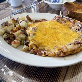 The Chocolate Gallery Cafe - Meat trio omelette - New American Near Me - Warren, Michigan