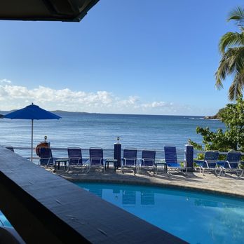 Iggies Oasis Restaurant - Dive Bars Near Me - Saint Thomas, Virgin Islands