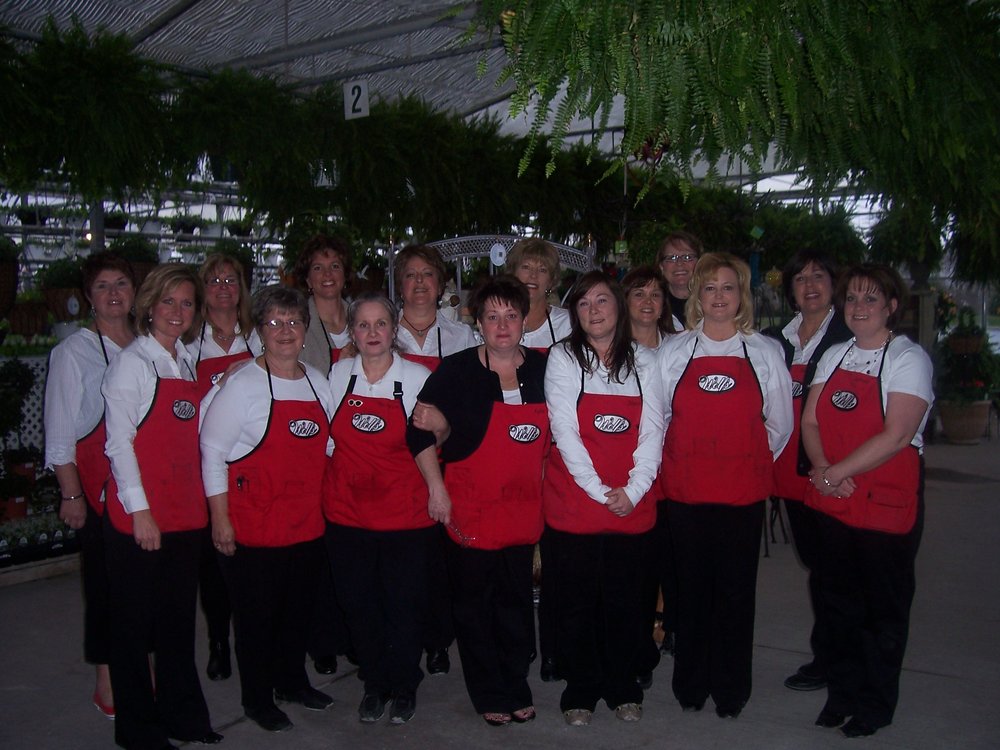 WOLF’S BLOOMS AND BERRIES Updated September 2024 12 Photos 8140