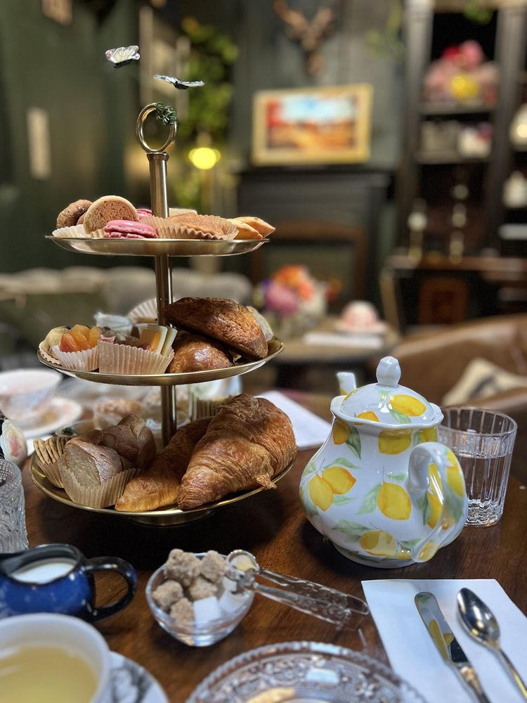 Littlest Tea Room Logo