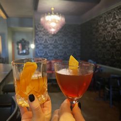 Grant’s Sidecar Bar - Old fashioned & Manhattan