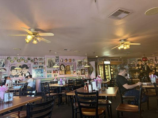 Peggy Sue's 50's Diner by null