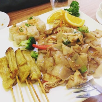 Thai Smile-2 - Drunken noodles, chicken satay & shrimp shumai - Thai Near Me - Durham, New Hampshire
