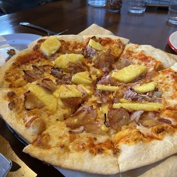 Frontager's Pizza - Pineapple Bacon Pizza special - Pizza Near Me - Pacific Beach, Washington