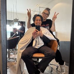 Vee Hair