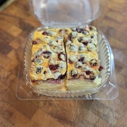 Tomi Bakery - Delicious cheesecake!