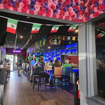 Kalaveras - Ambiance - Breakfast & Brunch Near Me - Newport Beach, California