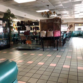 Mariscos El Capitan - They sell women bags too - Mexican Near Me - Corcoran, California Mariscos El Capitan - They sell women bags too - Mexican Near Me - Corcoran, California