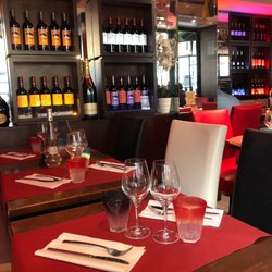 Le Vin Coeur - Inside seating