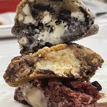 Maria Bake - COOKIES & CREAM, ALMOND JOY, RED VELVET STACKED - Desserts Near Me Maria Bake - COOKIES & CREAM, ALMOND JOY, RED VELVET STACKED - Desserts Near Me