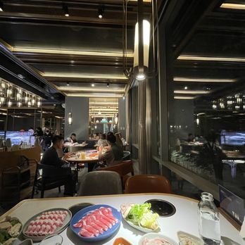 The Dolar Shop - Spacious seating - Chinese Near Me - Bellevue, Washington