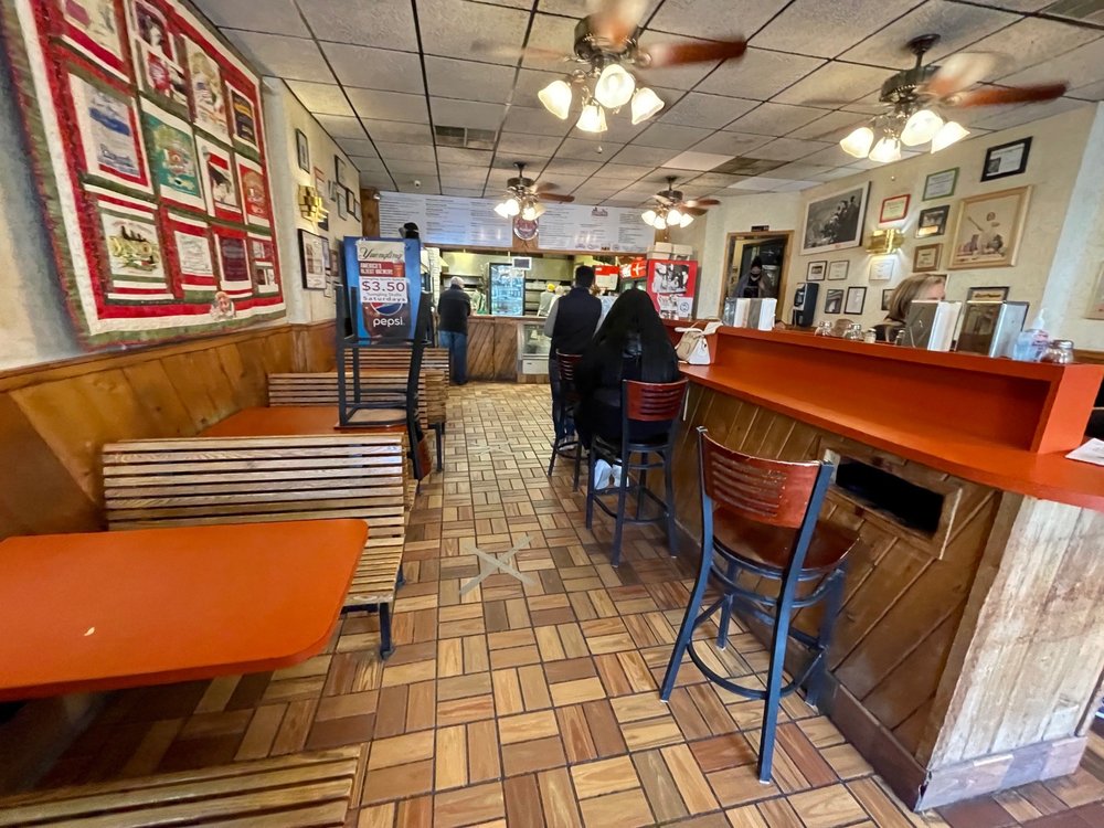 Mineo's Pizza House