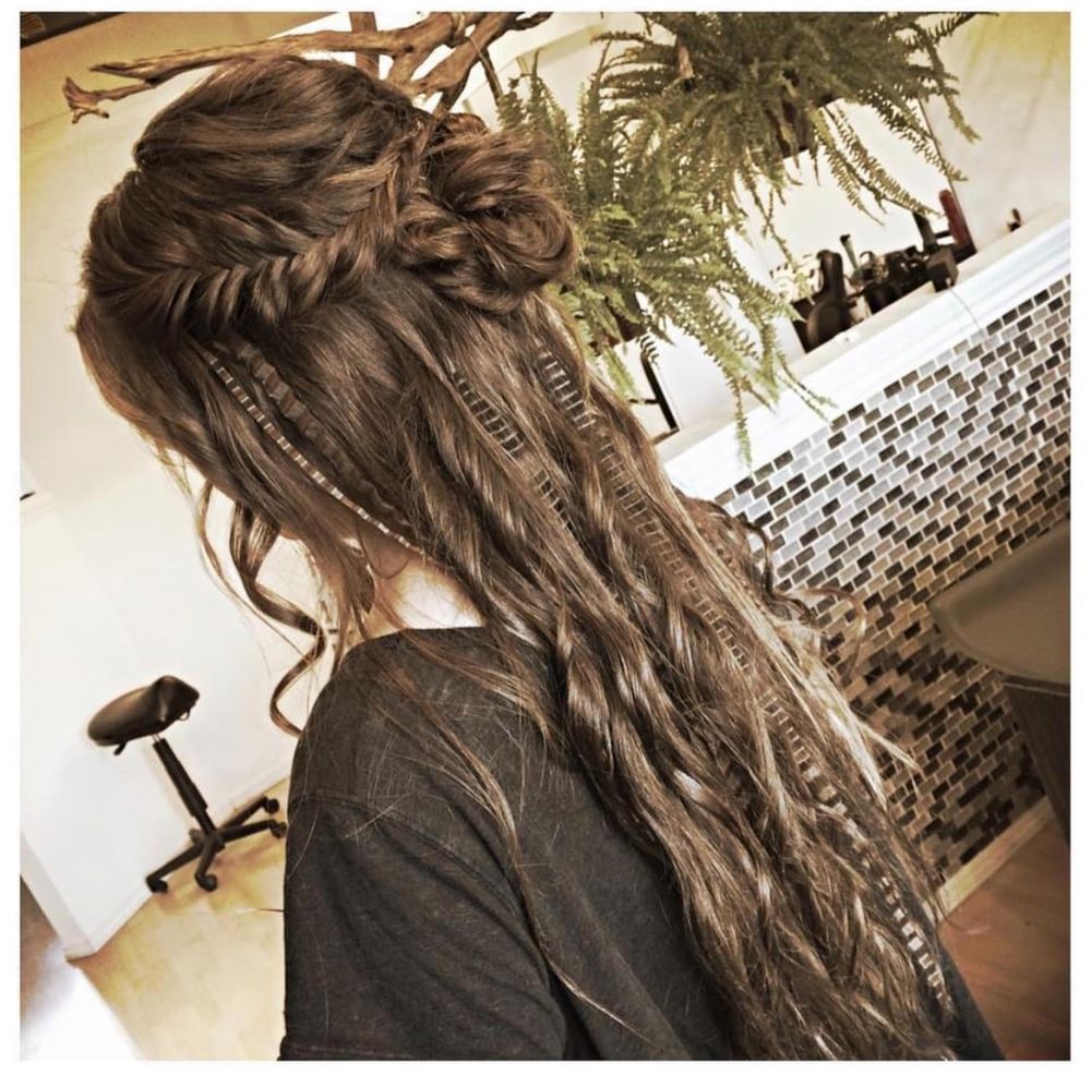 Sunshine & Lemons Hair Studio Logo